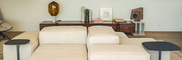 A modern and stylish living room in a high-end property located in Manhattan Beach, CA, highlighting Coldea Productions' real estate video and photography services.