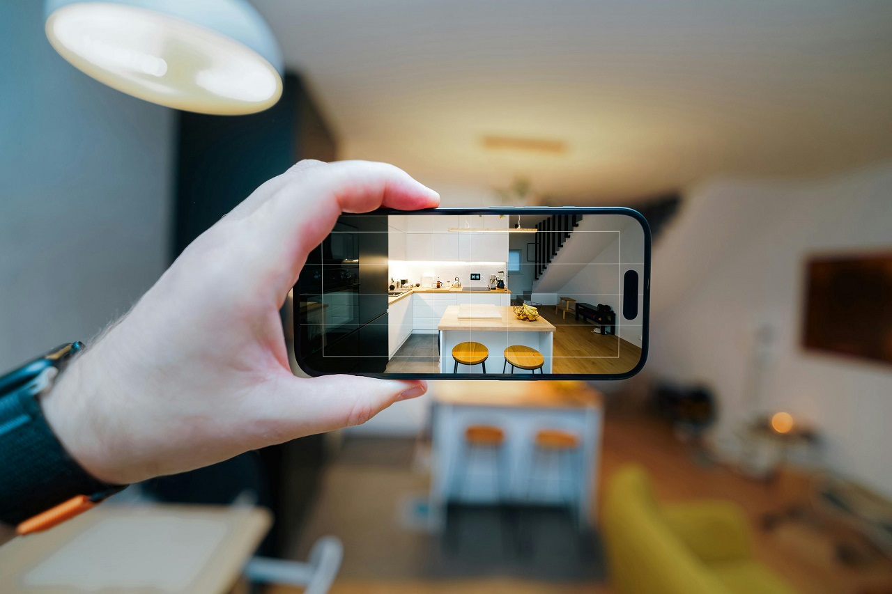 Virtual Tour of a Modern Living Space via Smartphone